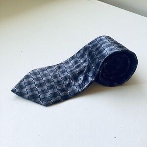 Zylos by George Machado Blue and Gray Patterned Men's Tie.  100% silk, 60” long.